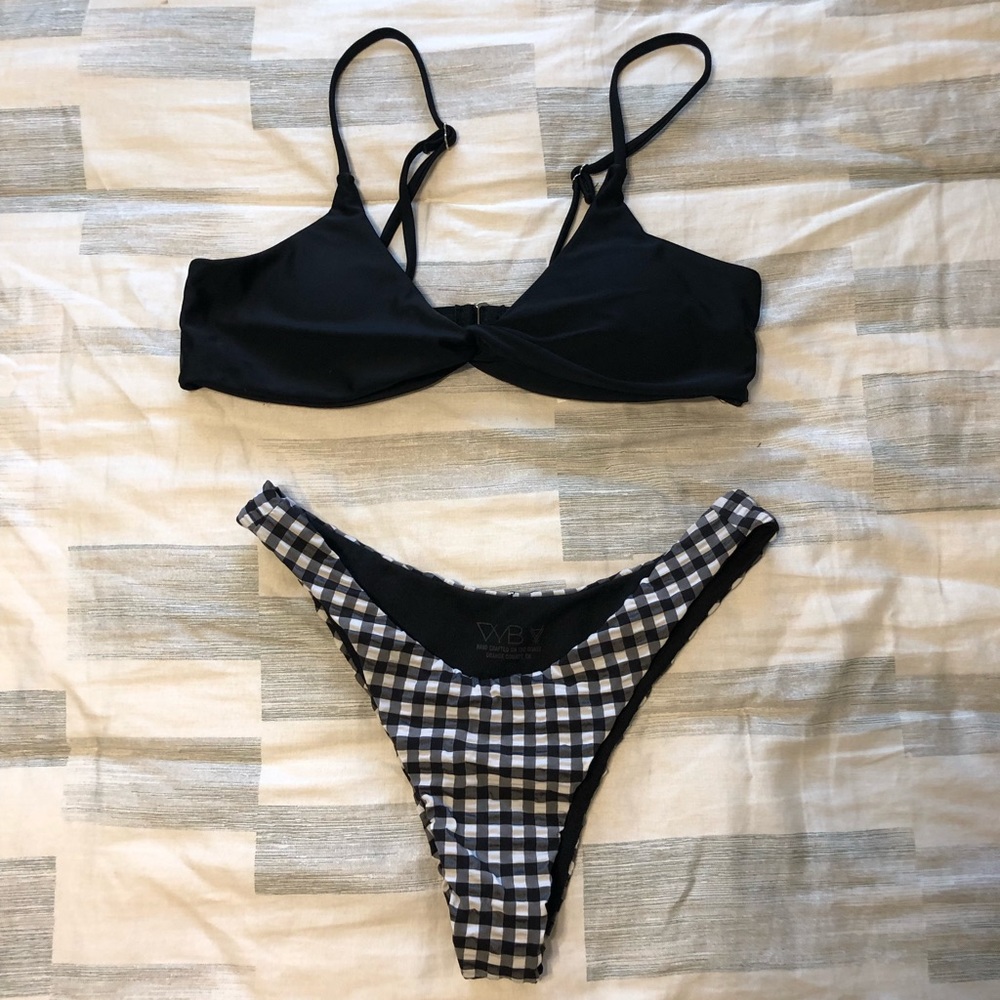 Little black bikini set
